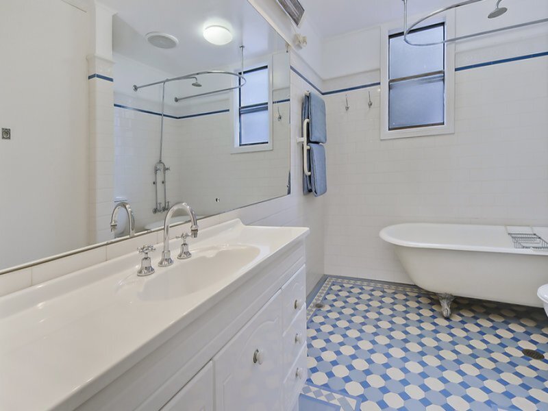 6/9 Cambridge Street, Gladesville Sold by Cassidy Real Estate - image 1
