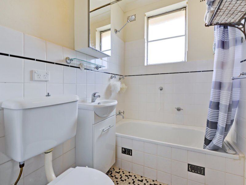 7/11 Linsley Street, Gladesville Sold by Cassidy Real Estate - image 1