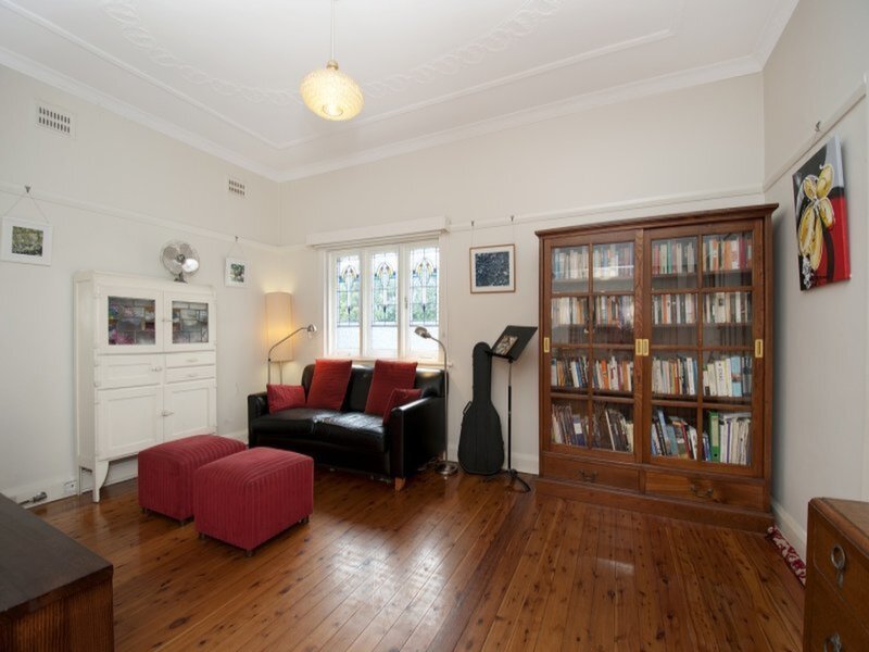 14 Riverside Avenue, Putney Sold by Cassidy Real Estate - image 1