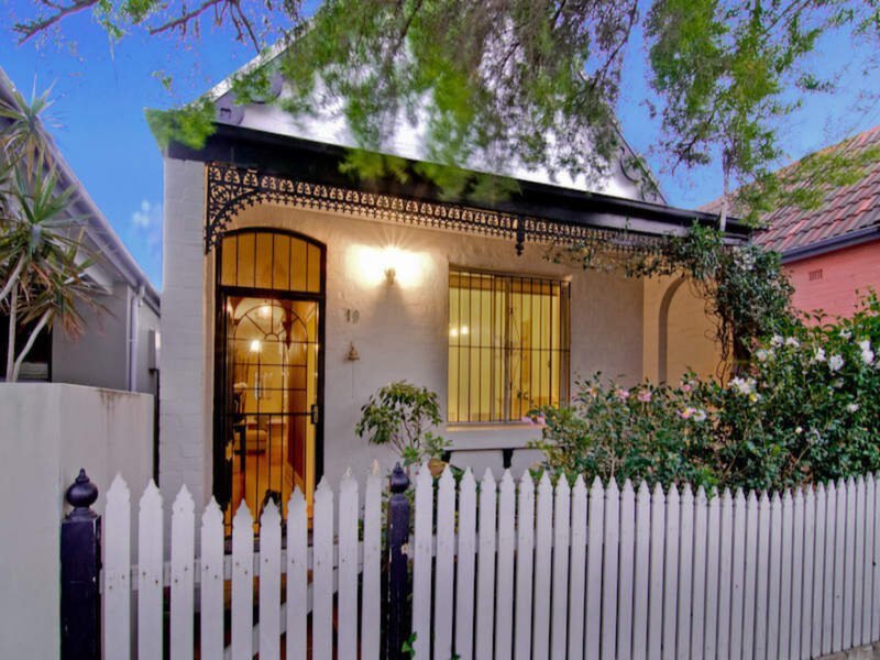 19 Florence Street, St Peters Sold by Cassidy Real Estate - image 1