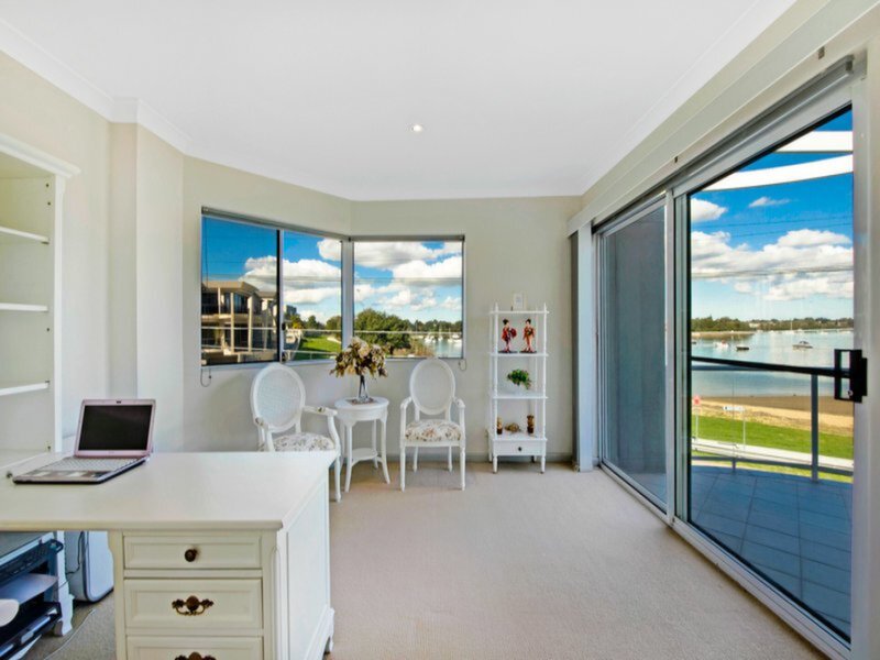 111 Waterview Street, Putney Sold by Cassidy Real Estate - image 1