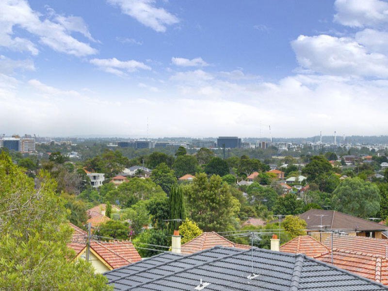 18/5 Western Crescent, Gladesville Sold by Cassidy Real Estate - image 1