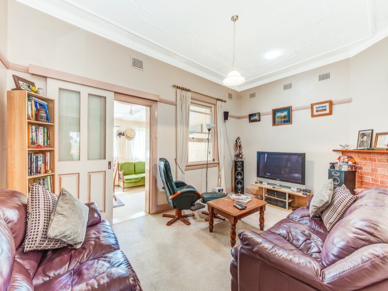 147 Morrison Road, Putney Sold by Cassidy Real Estate - image 1