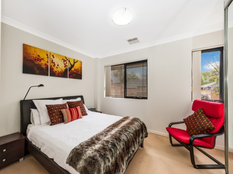 6/85 Pittwater Road, Hunters Hill Sold by Cassidy Real Estate - image 1