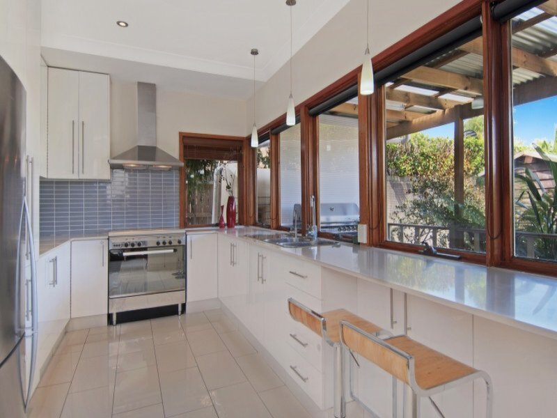 54 Regent Street, Putney Sold by Cassidy Real Estate - image 1