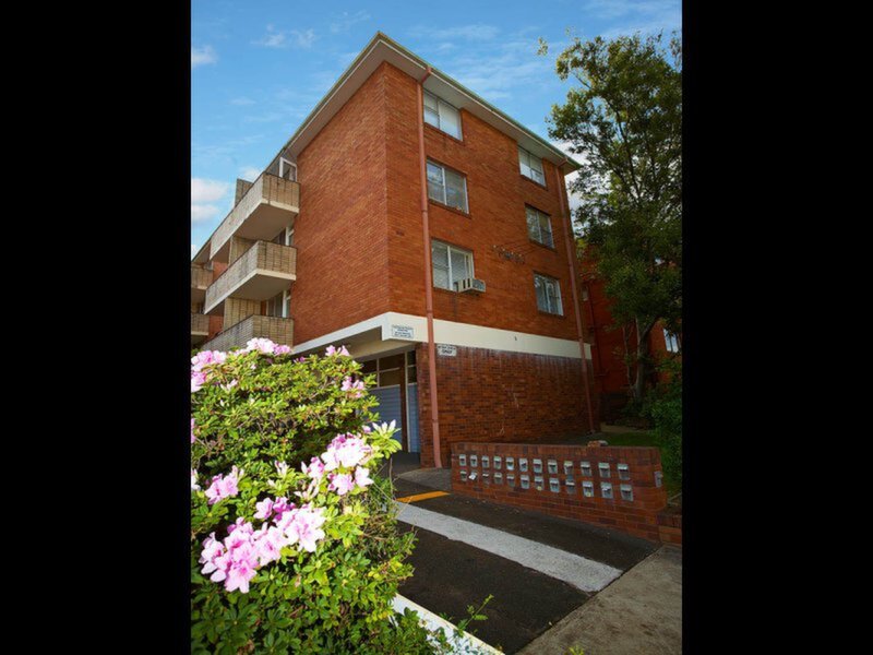 8/5 Western Crescent, Gladesville Sold by Cassidy Real Estate - image 1