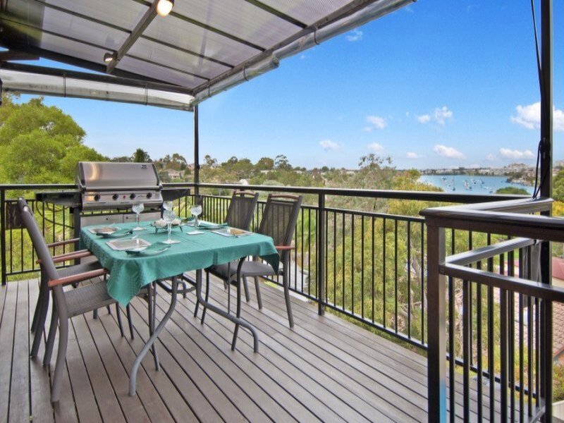 5 Walker Street, Putney Sold by Cassidy Real Estate - image 1