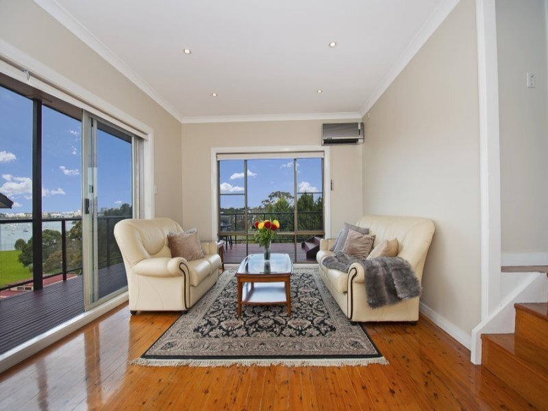 7 Walker Street, Putney Sold by Cassidy Real Estate - image 1