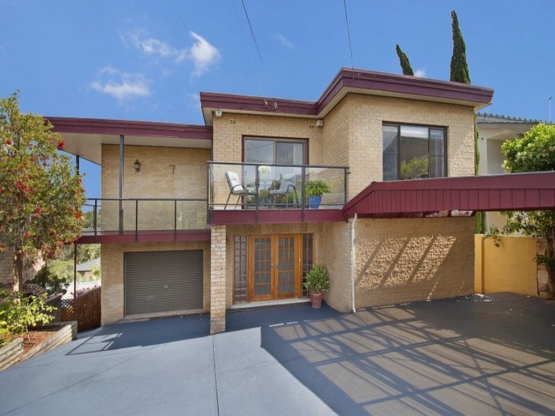 7 Walker Street, Putney Sold by Cassidy Real Estate - image 1