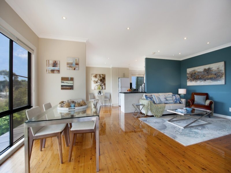 7 Walker Street, Putney Sold by Cassidy Real Estate - image 1