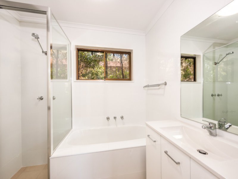 6/2 Trafalgar Place, Marsfield Sold by Cassidy Real Estate - image 1