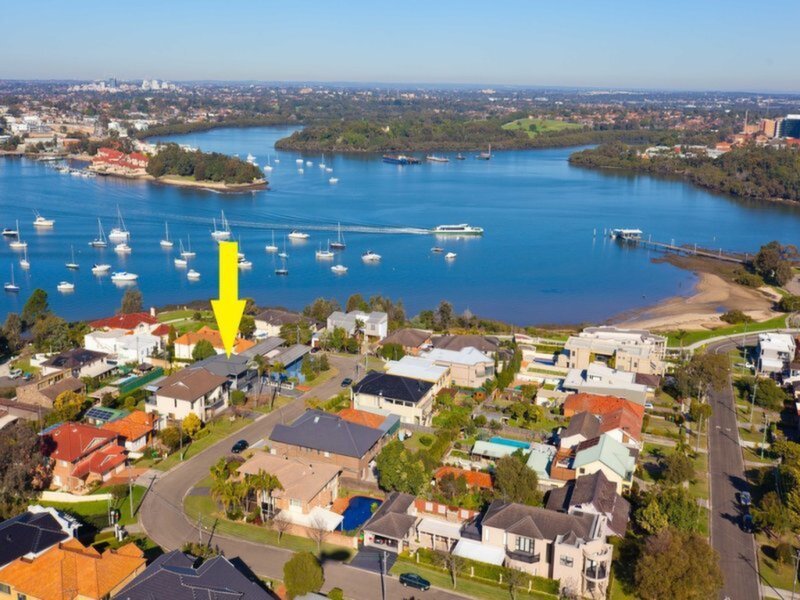 14 Chadwick Street, Putney Sold by Cassidy Real Estate - image 1