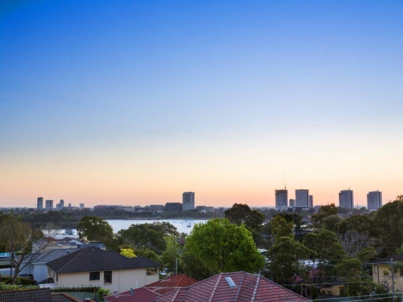 44 Phillip Road, Putney Sold by Cassidy Real Estate - image 1