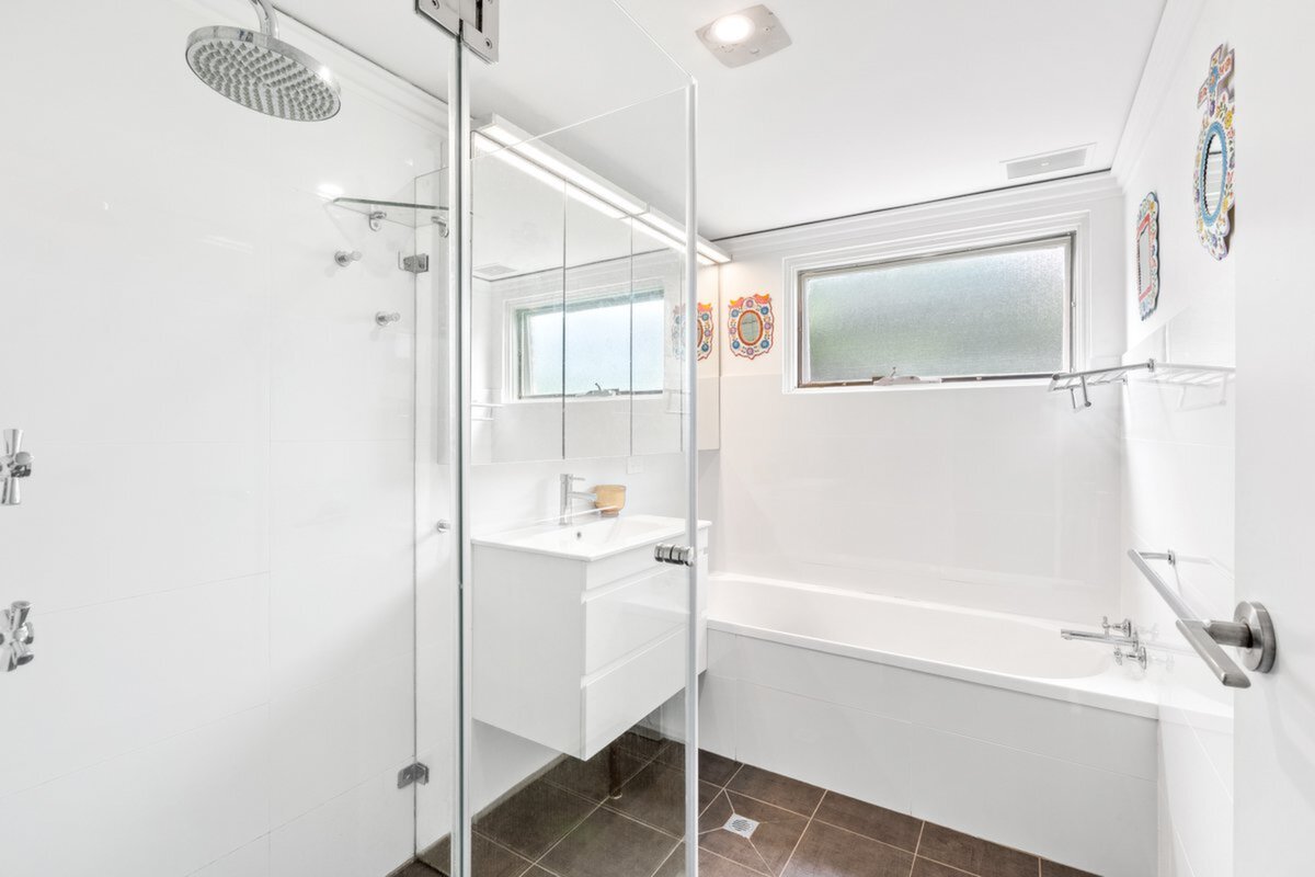 2/6 The Close, Hunters Hill Sold by Cassidy Real Estate - image 1
