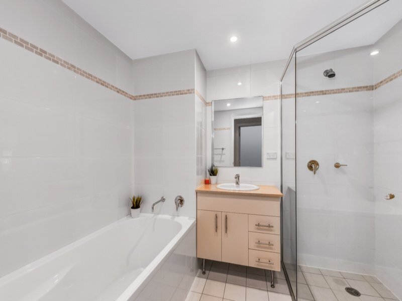 15/7 Bay Drive, Meadowbank Sold by Cassidy Real Estate - image 1