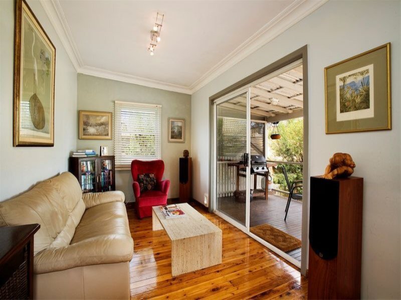 13 Simpson Street, Putney Sold by Cassidy Real Estate - image 1