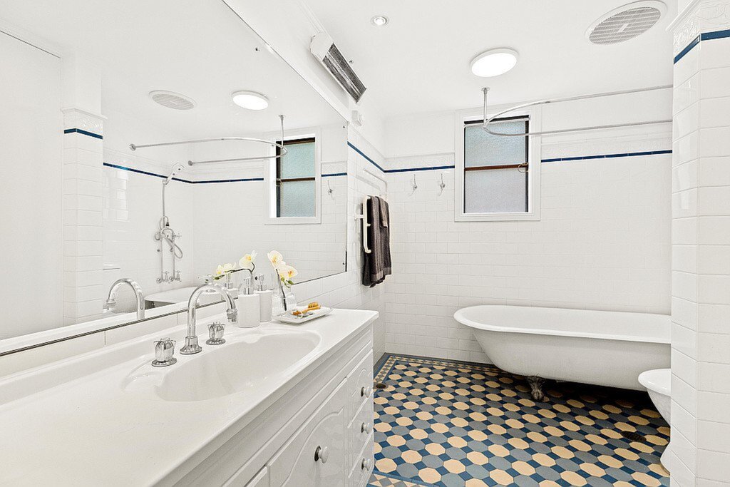 6/9 Cambridge Street, Gladesville Sold by Cassidy Real Estate - image 1