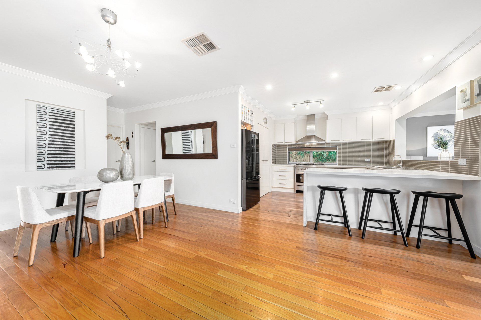 87 Charles Street, Putney Sold by Cassidy Real Estate - image 1