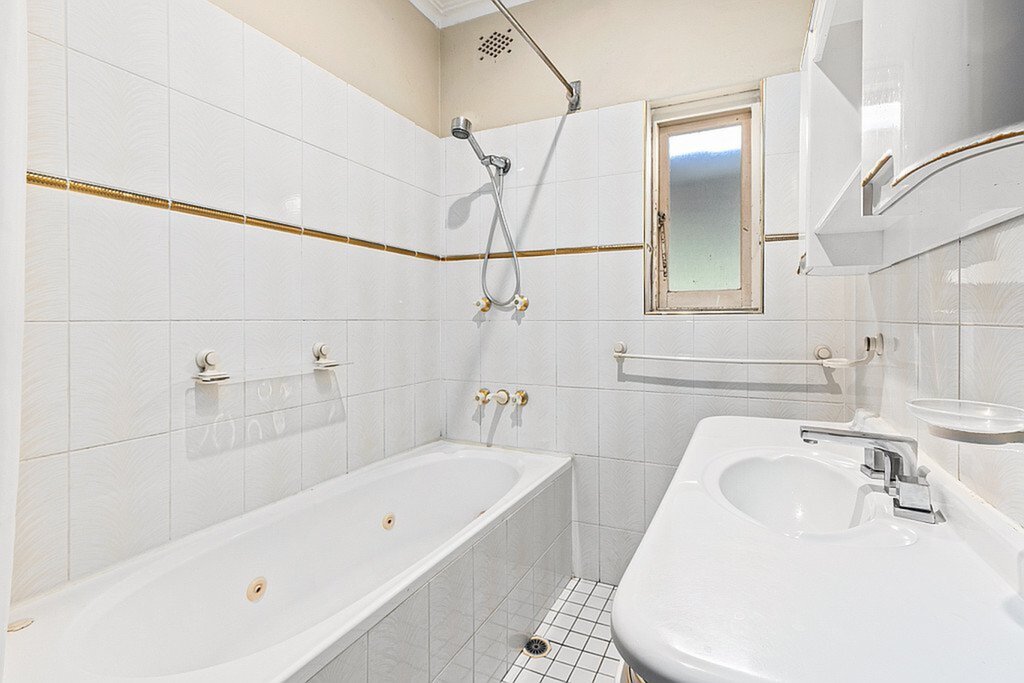 92 Tennyson Road, Tennyson Point Sold by Cassidy Real Estate - image 1