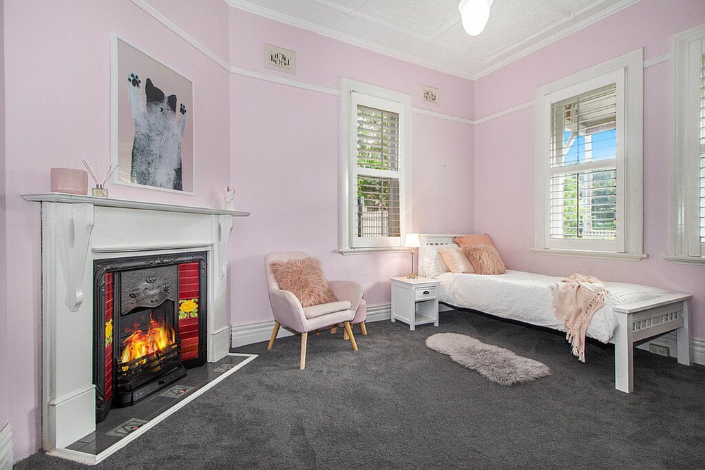 12 Riverside Avenue, Putney Sold by Cassidy Real Estate - image 1