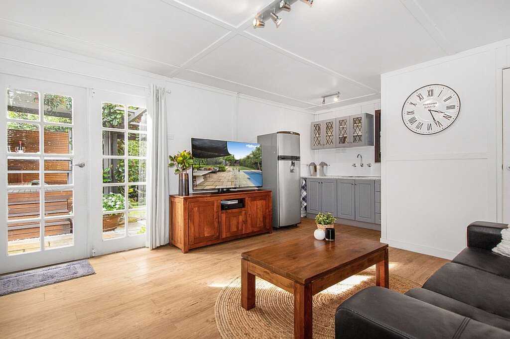 12 Riverside Avenue, Putney Sold by Cassidy Real Estate - image 1