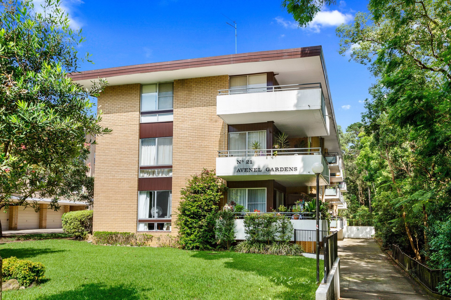 9/21 Ray Road, Epping Sold by Cassidy Real Estate - image 1