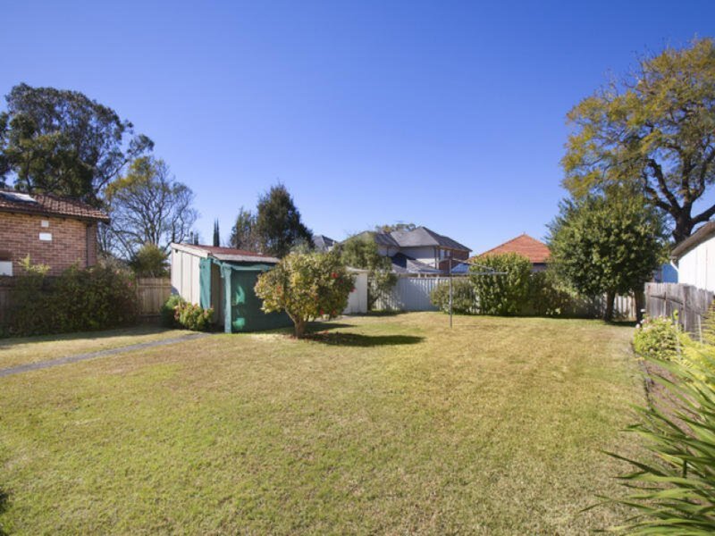 14 Douglas Street, Putney Sold by Cassidy Real Estate - image 1