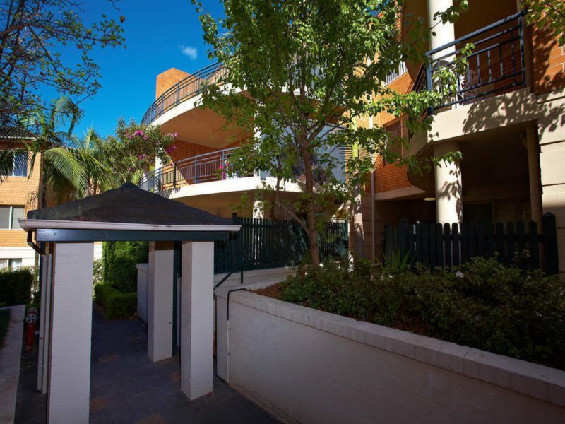 10/52 Oxford Street, Epping Sold by Cassidy Real Estate - image 1
