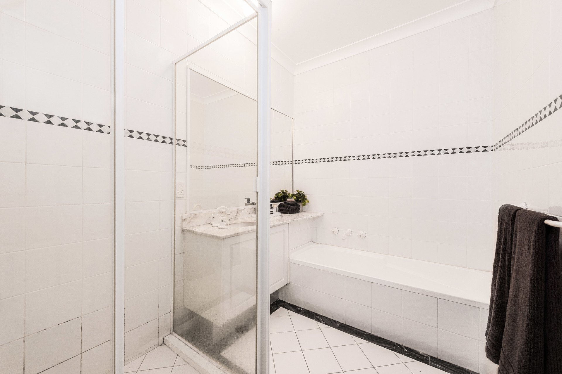 10/4 Mortimer Lewis Drive, Huntleys Cove Sold by Cassidy Real Estate - image 1