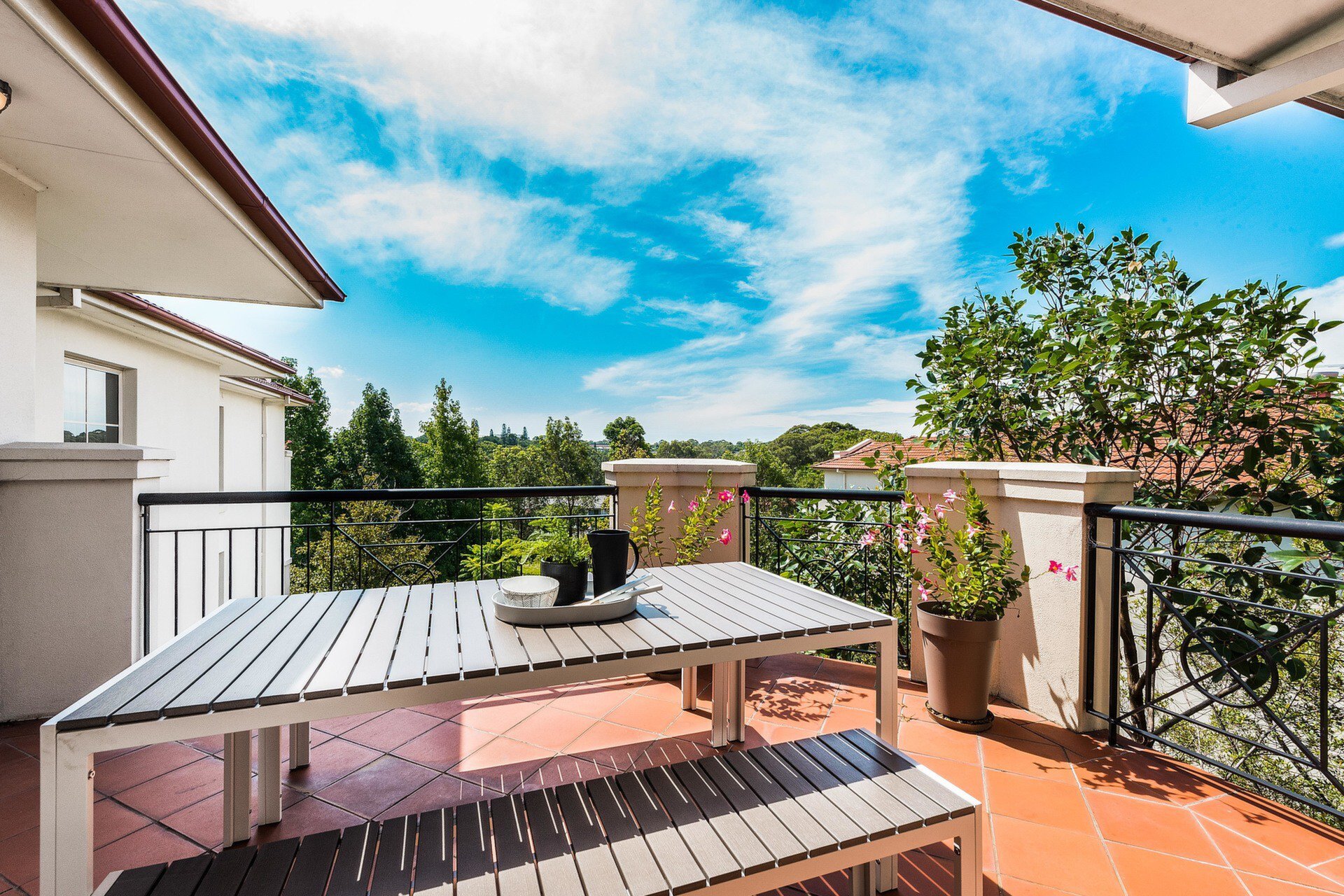 10/4 Mortimer Lewis Drive, Huntleys Cove Sold by Cassidy Real Estate - image 1