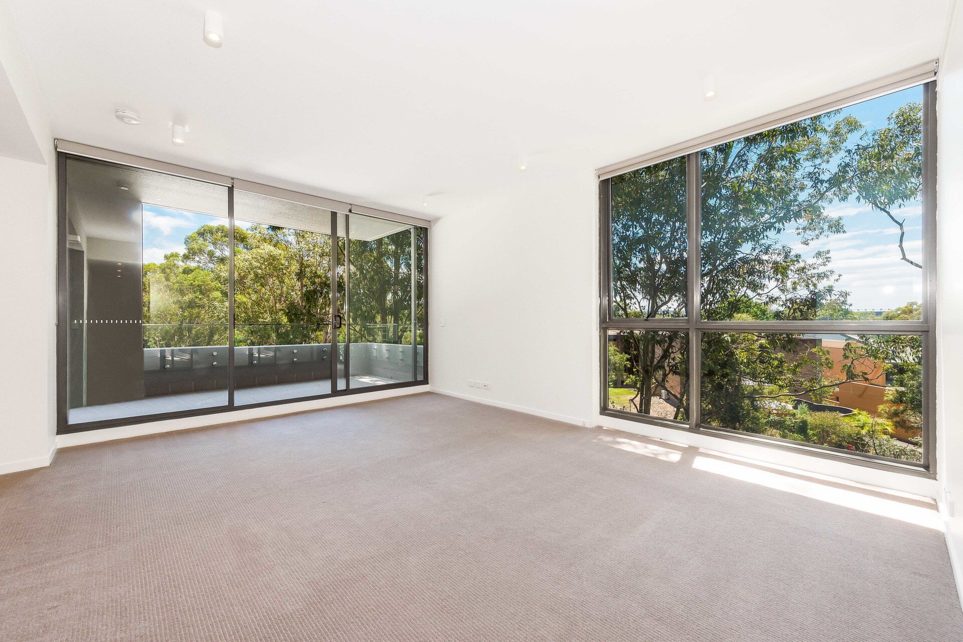 211/2 Saunders Close, Macquarie Park Sold by Cassidy Real Estate - image 1