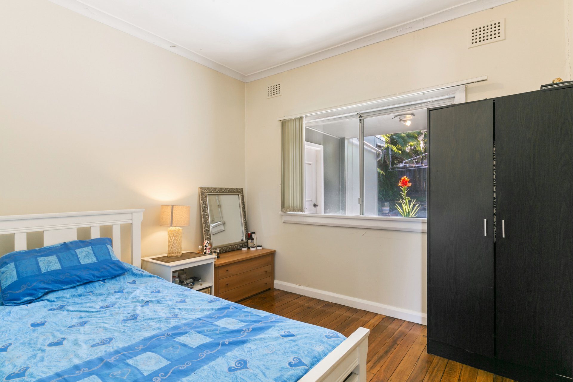 16 Beach Street, Tennyson Point Sold by Cassidy Real Estate - image 1
