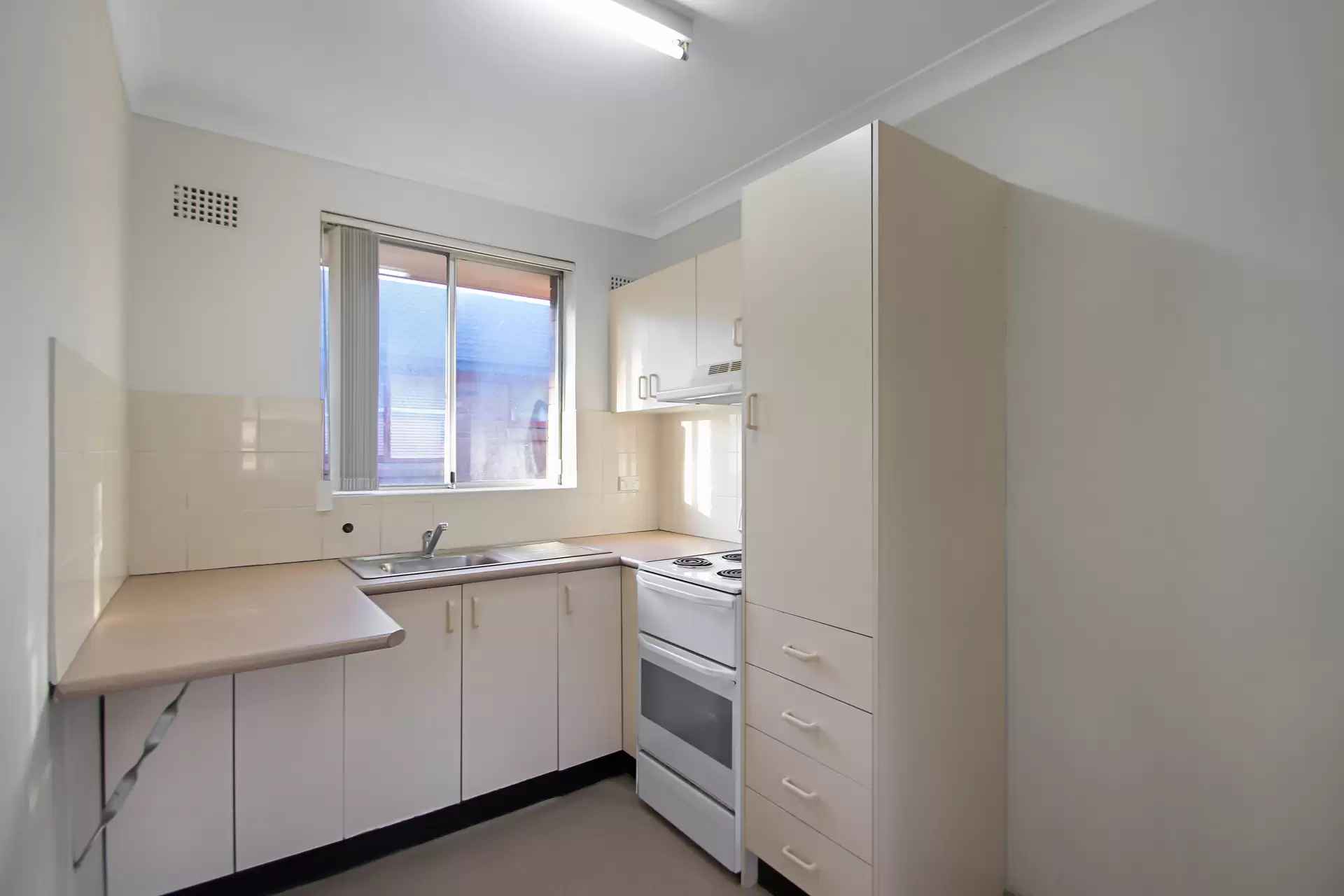 10/8 Pearson Street, Gladesville Leased by Cassidy Real Estate - image 1