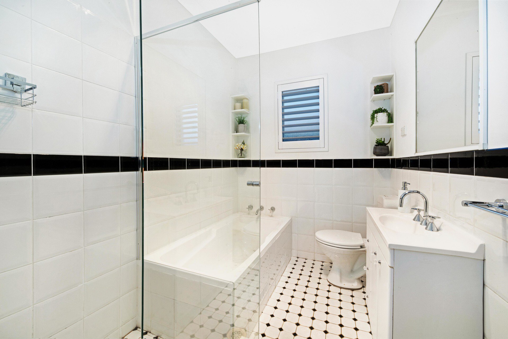 6/9 Linsley Street, Gladesville Sold by Cassidy Real Estate - image 1