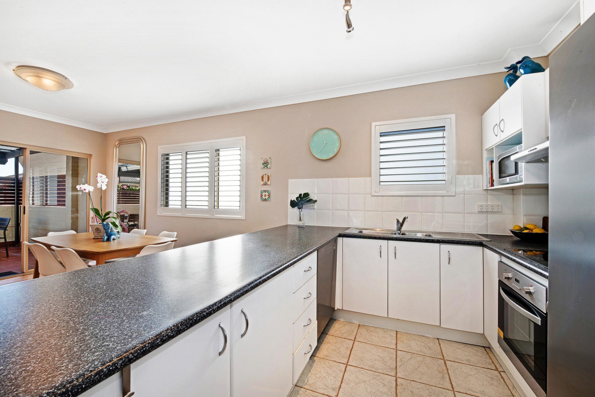 6/9 Linsley Street, Gladesville Sold by Cassidy Real Estate - image 1
