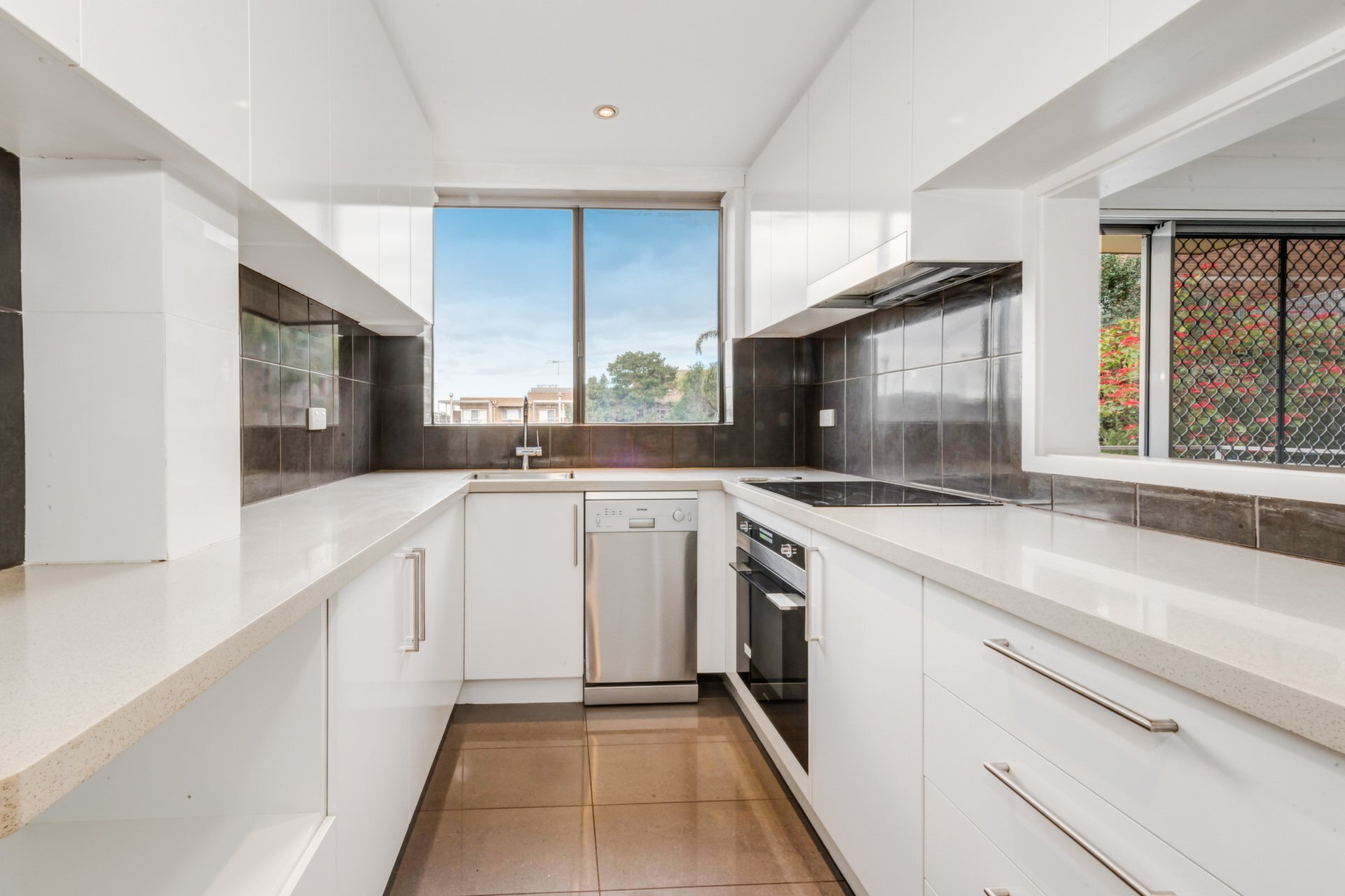 2/29 Gladstone Avenue, Ryde Sold by Cassidy Real Estate - image 1