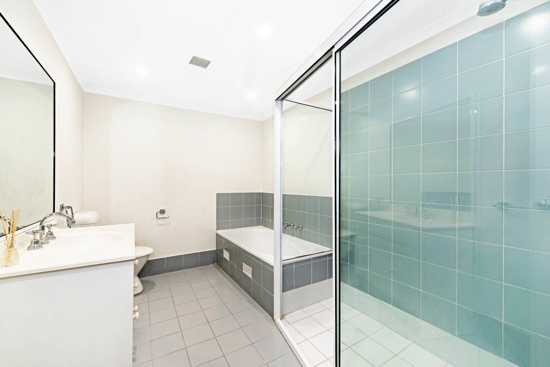 10/346 Pennant Hills Road, Carlingford Sold by Cassidy Real Estate - image 1