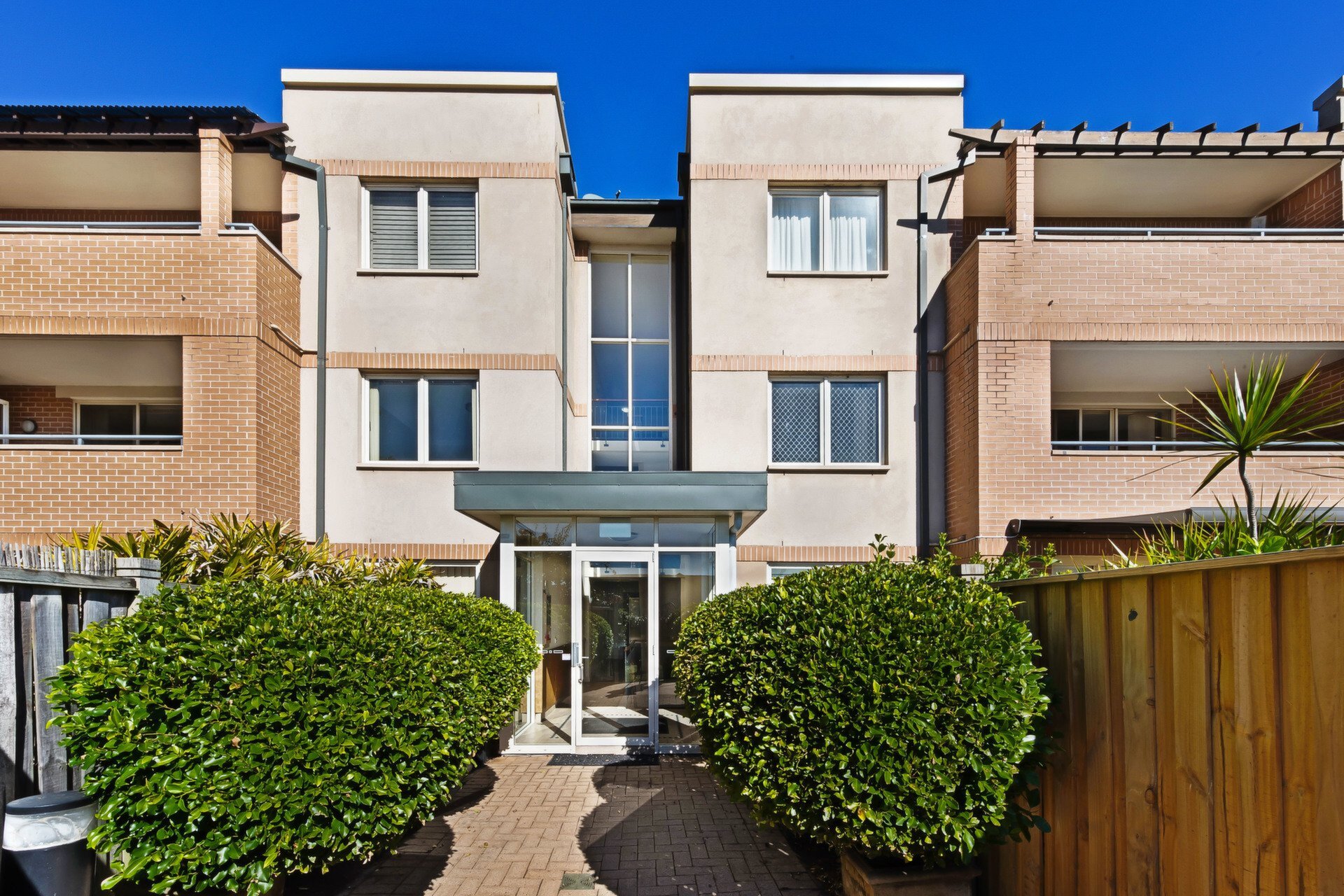 101/10 Karrabee Avenue, Huntleys Cove Sold by Cassidy Real Estate - image 1