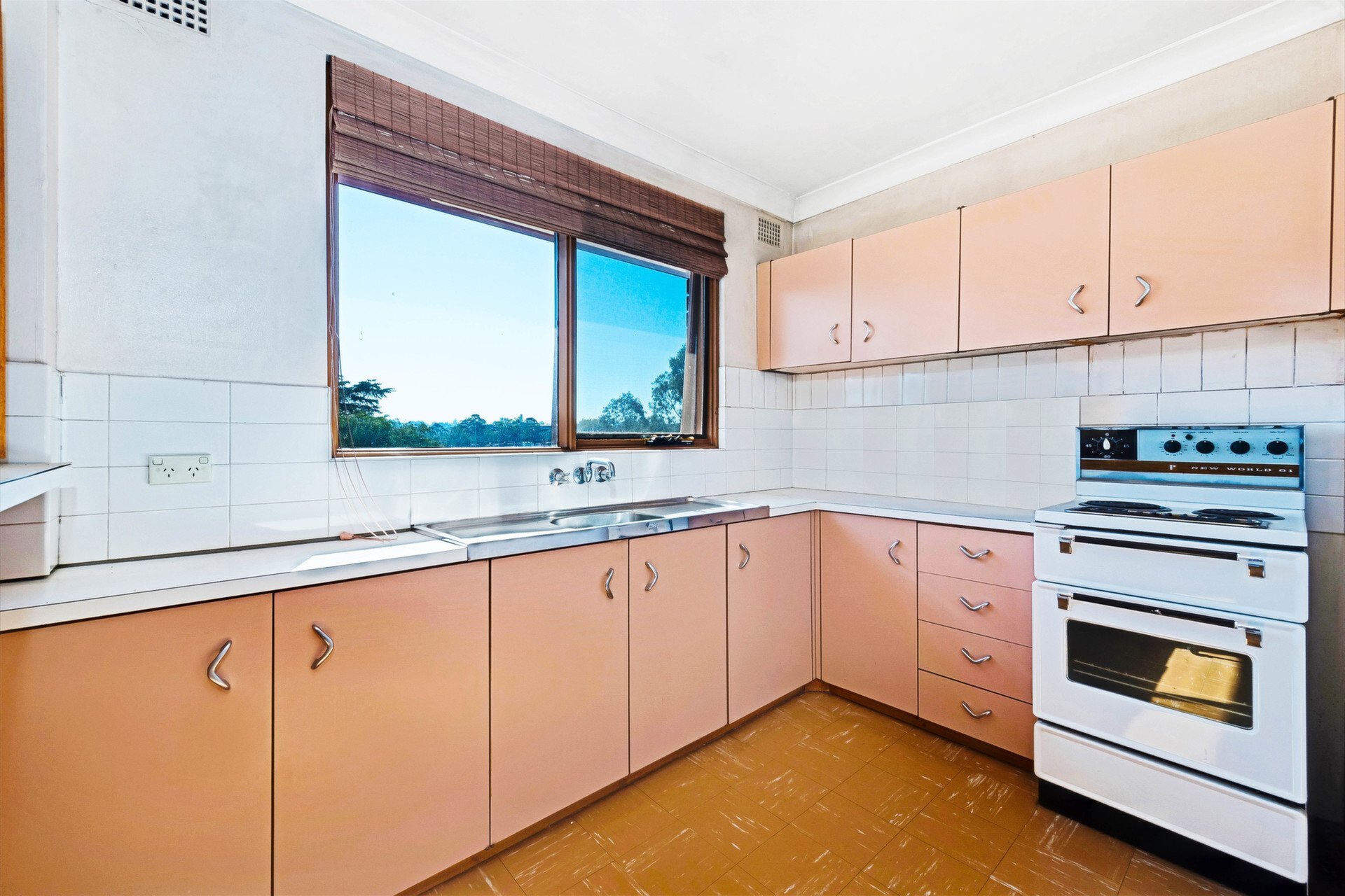6/9 Bank Street, Meadowbank Sold by Cassidy Real Estate - image 1
