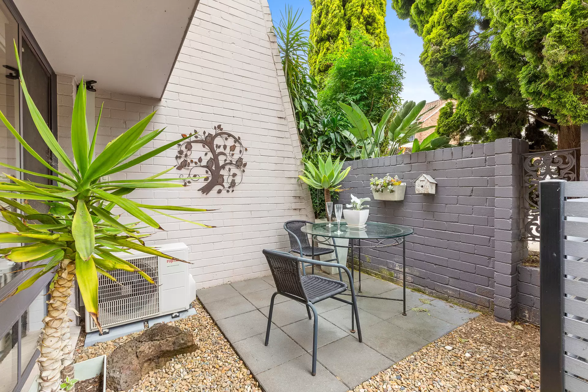 18/10 Batemans Road, Gladesville Sold by Cassidy Real Estate - image 1
