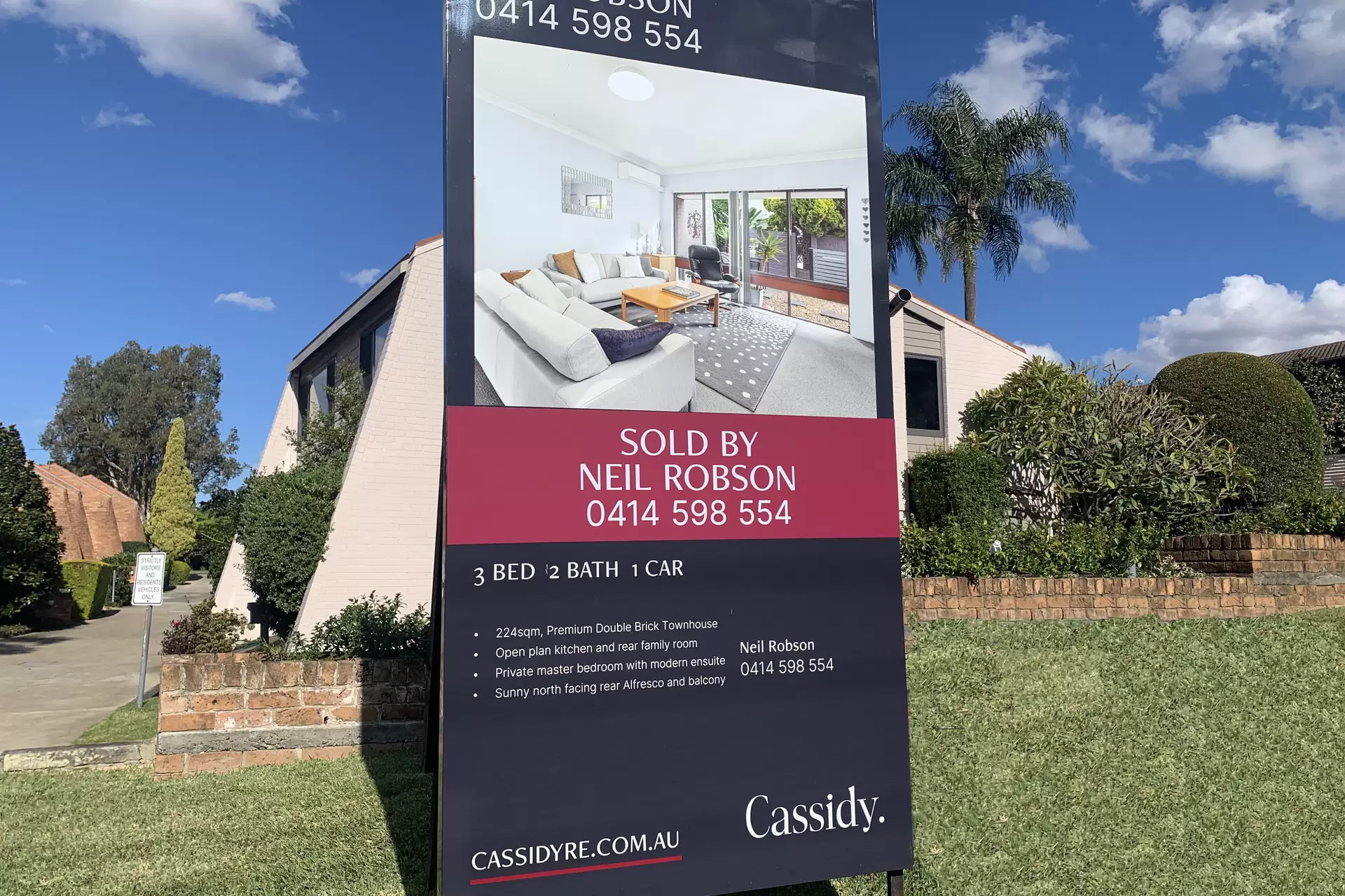 18/10 Batemans Road, Gladesville Sold by Cassidy Real Estate - image 1