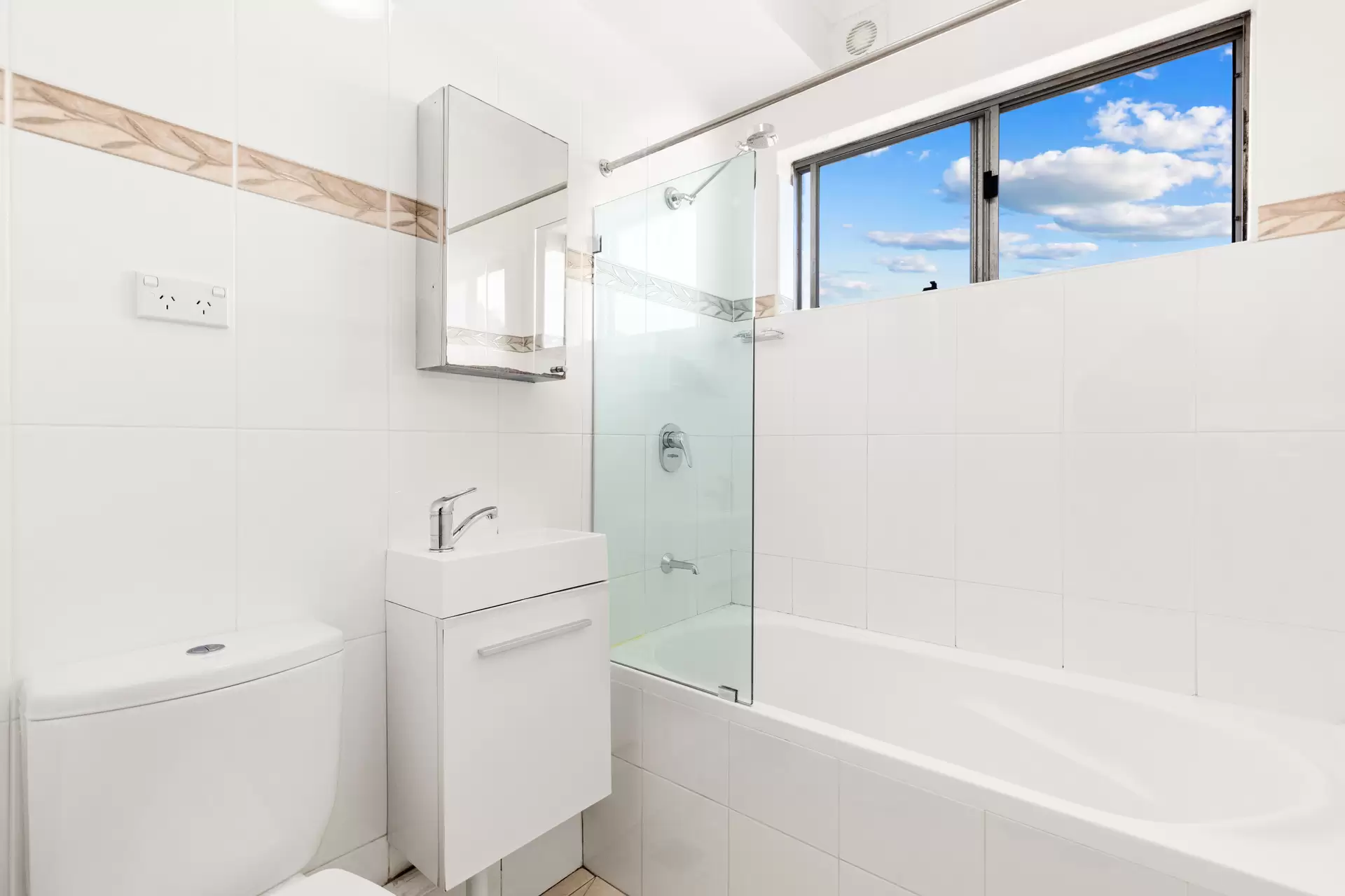 20/4-6 Sherbrooke Road, West Ryde Sold by Cassidy Real Estate - image 1