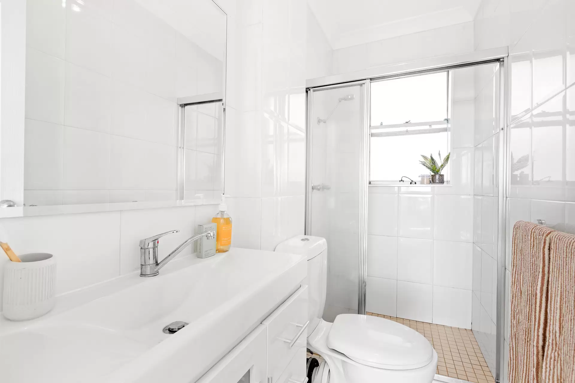 11/5 Western Crescent, Gladesville Sold by Cassidy Real Estate - image 1