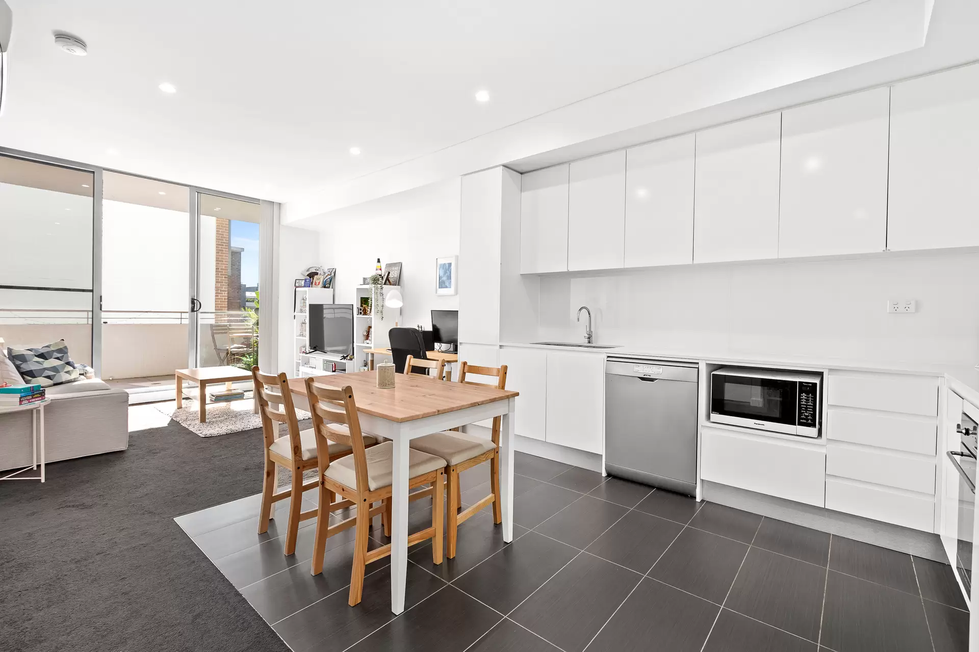 303/118 Old Canterbury Road, Lewisham Sold by Cassidy Real Estate - image 1