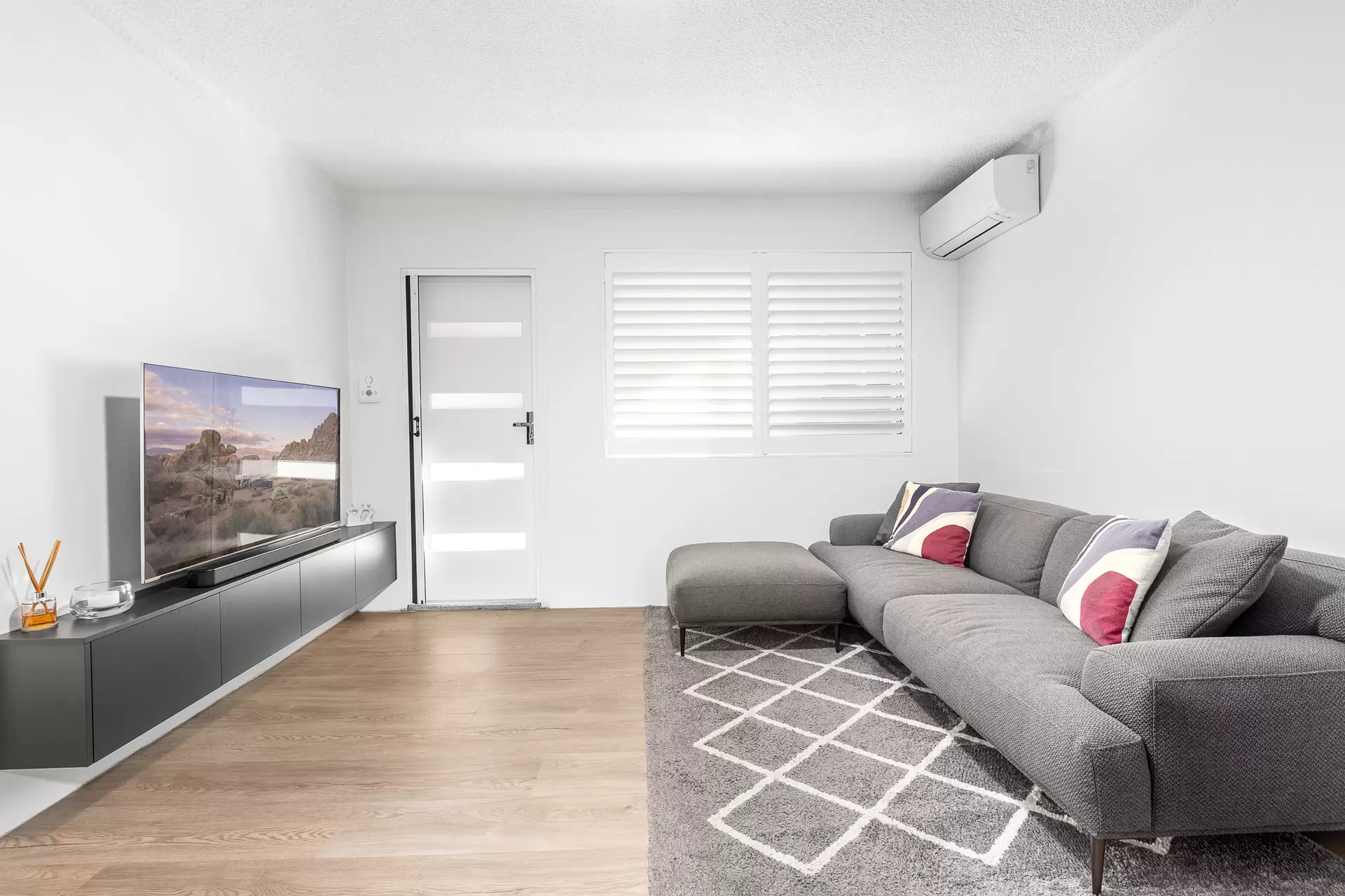 6/3 Western Crescent, Gladesville Sold by Cassidy Real Estate - image 1