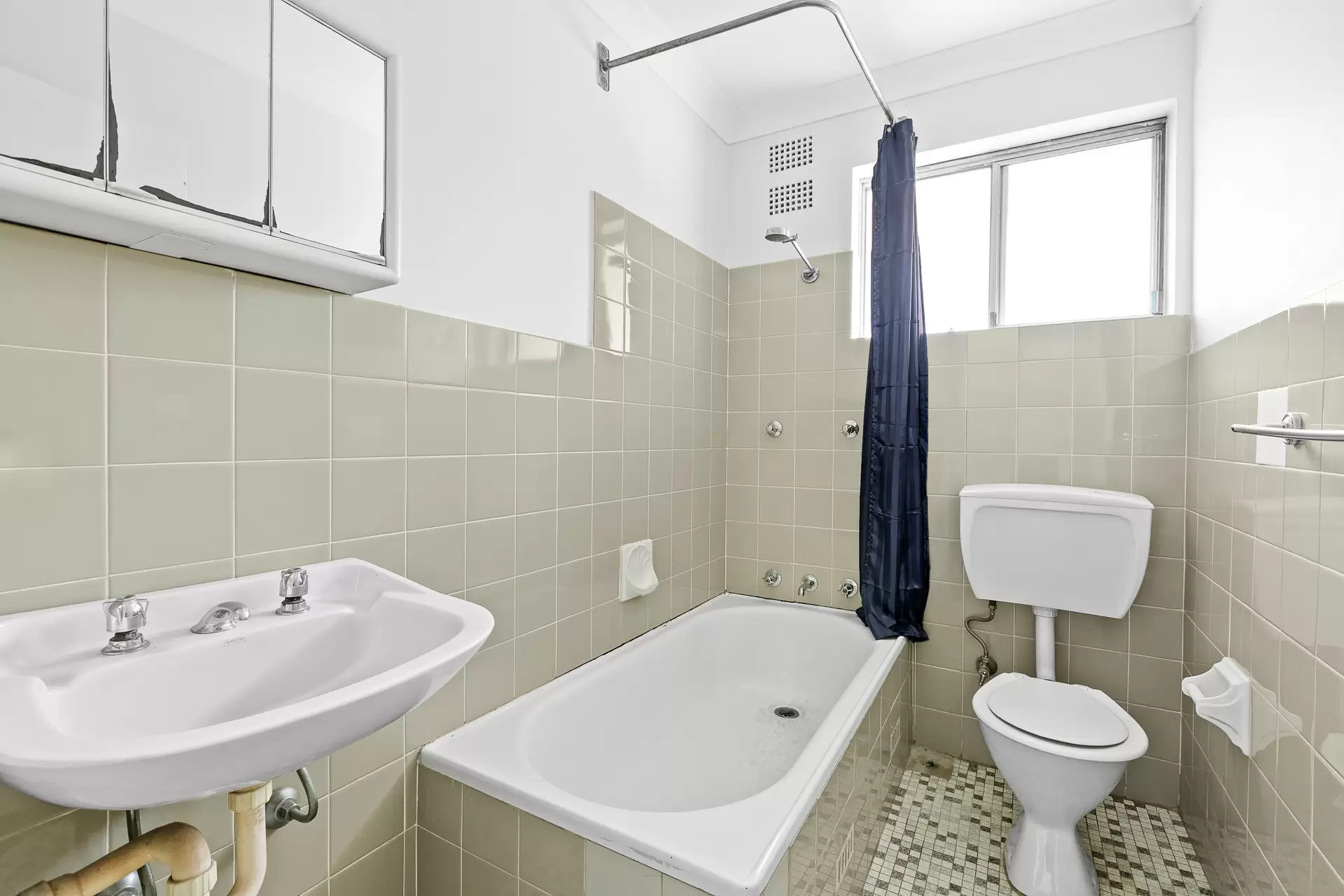 9/1 Western Crescent, Gladesville Sold by Cassidy Real Estate - image 1