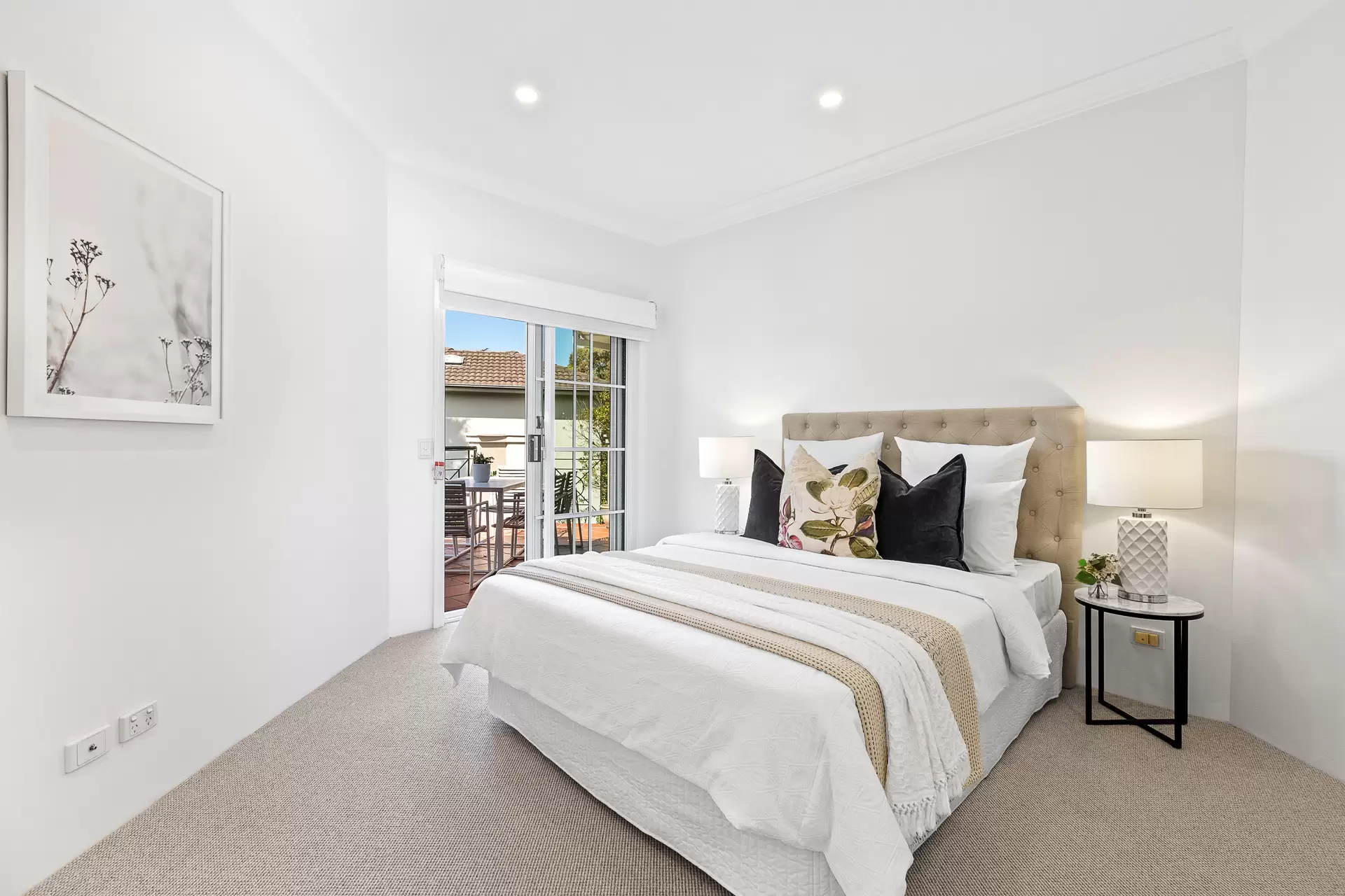 10/6 Mortimer Lewis Drive, Huntleys Cove Sold by Cassidy Real Estate - image 1