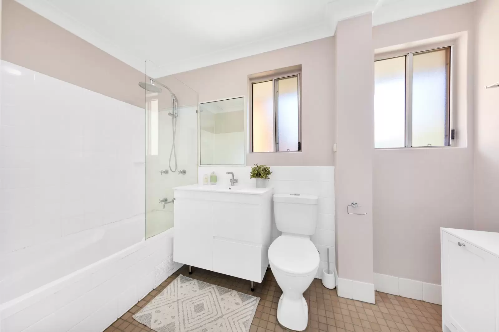 8/18 Linsley Street, Gladesville Leased by Cassidy Real Estate - image 1