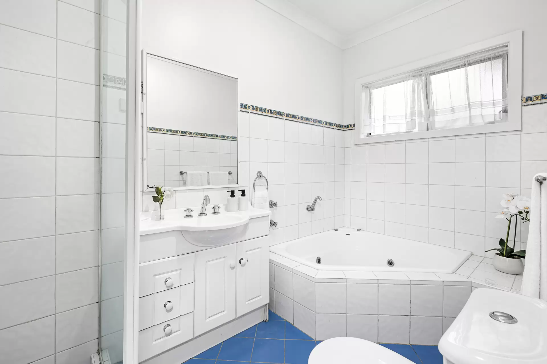 2/24 Irvine Crescent, Ryde Sold by Cassidy Real Estate - image 1