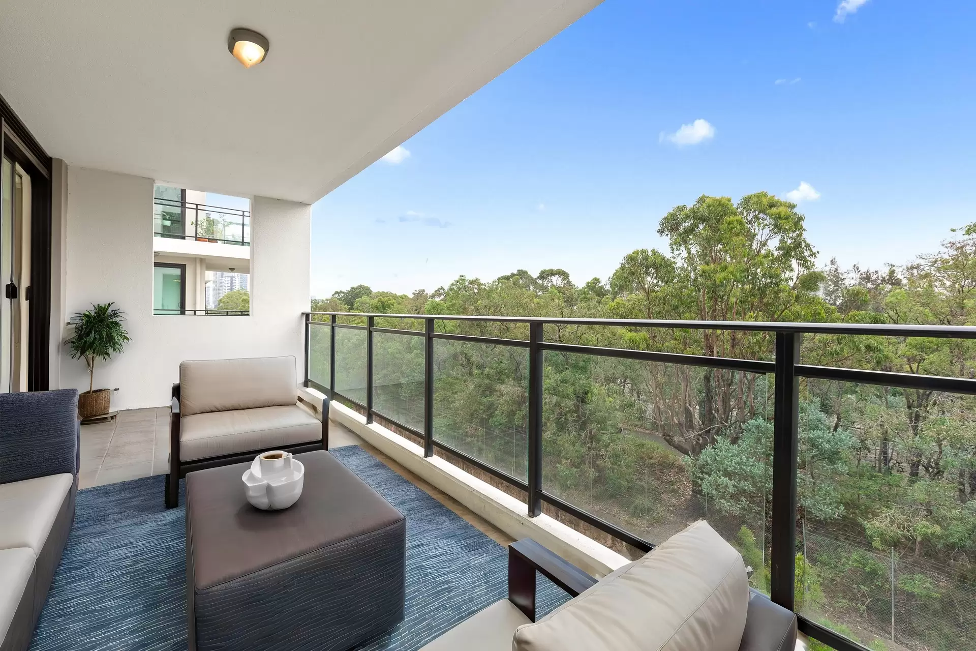 7/11 Bay Drive, Meadowbank Sold by Cassidy Real Estate - image 1